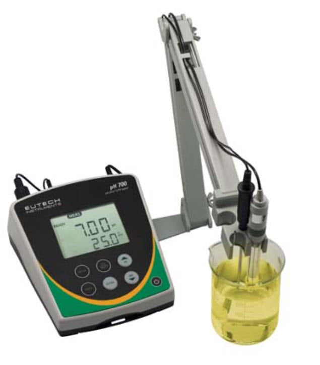 เครื่องวัดค่า กรด-ด่าง ในน้ำแบบตั้งโตะ PH Meter Benchtop รุ่น PH-700 Eutech