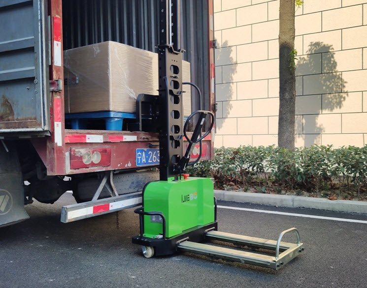 โฟลคลิฟไฟฟ้า รุ่น Semi-Auto พร้อมแบตเตอรี่ Portable Electric Forklift รุ่น SE07 ยกได้ 700 กิโลกรัม