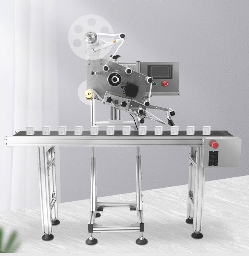 เครื่องแปะลาเบลสินค้า แปะสติ๊กเกอร์สินค้า ระบบสายพาน automatic self-adhesive packaging bag flat labeling machine