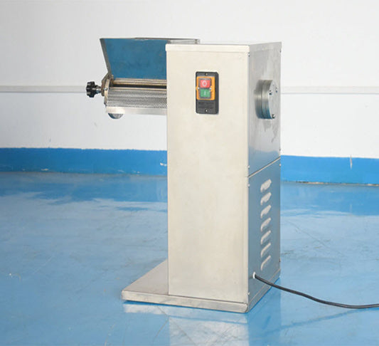 เครื่องบดย่อย Grinder to beat powder 0.55 KW/0.75 KW/3 KW กำลังผลิต 20-300 กิโลกรัม / ชั่วโมง