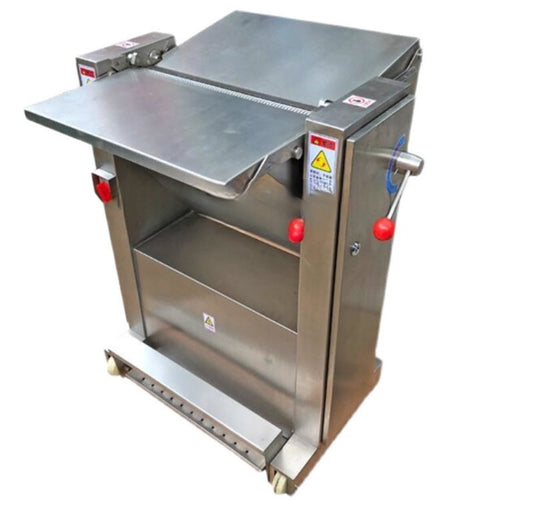 เครื่องลอกหนังหมูแบบ 500 เครื่องลอกหนังหมูเชิงพาณิชย์ เครื่องลอกหนังหมู รางน้ำหมูสด หัว ขาหน้าและหลัง เครื่องลอกหนังหมูสามชั้น โรงงานผลิตมันสำปะหลัง