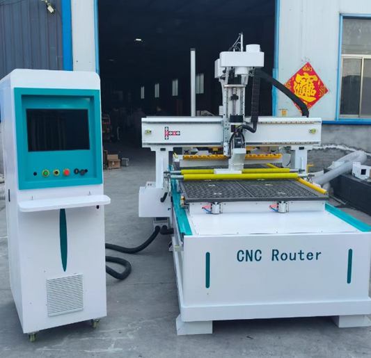 เครื่องตัดไม้ CNC 49 นิ้ว อัตโนมัติ เปลี่ยนใบมีดอัตโนมัติ 4 ขั้นตอน สำหรับเฟอร์นิเจอร์และประตูตู้