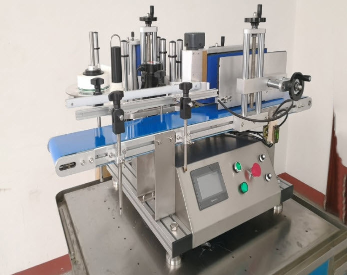 เครื่องติดฉลาก ไฟฟ้าอัตโมติ สายพาน round bottle labeling machine