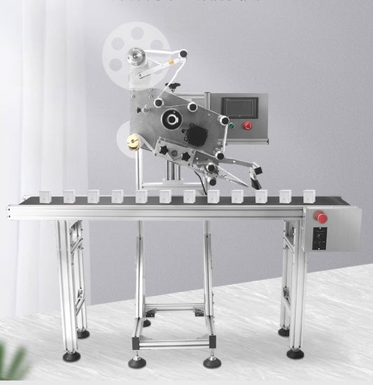 เครื่องแปะลาเบลสินค้า แปะสติ๊กเกอร์สินค้า ระบบสายพาน automatic self-adhesive packaging bag flat labeling machine