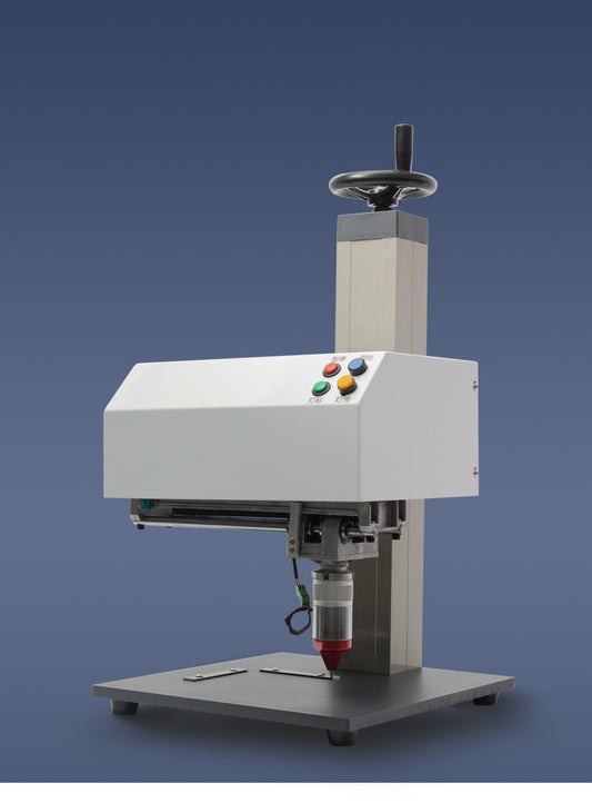 เครื่องแกะสลัก พิมพ์ป้ายเนมเพลท Desktop Nameplate Engraving Machine เครื่องแกะสลักเนมเพลท ระบบไฟฟ้า ระบบลม